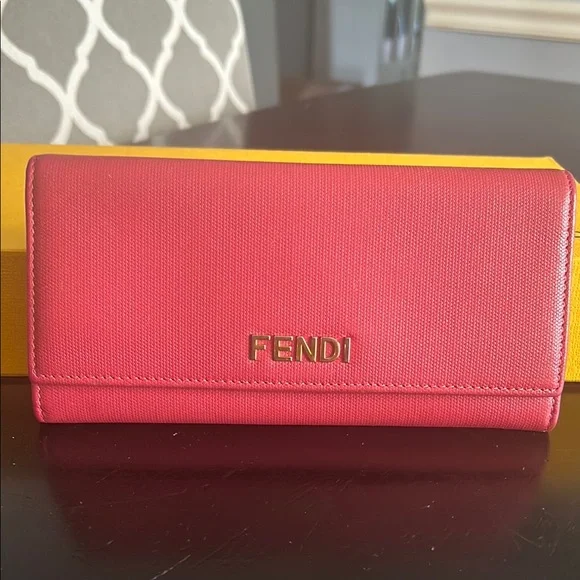 Fendi Pink Women's Wallet - Picture 2 of 15